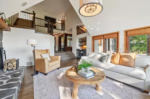 4717 Chantrey Pl, Minnetonka, MN 55345