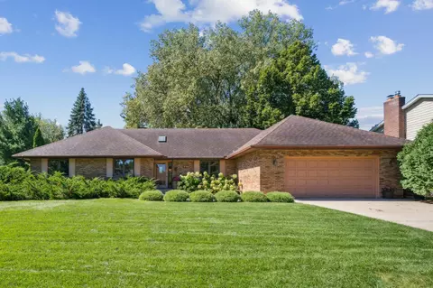4169 Willow Wood Dr, Vadnais Heights, MN 55127