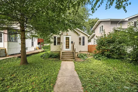 1027 26th Ave SE, Minneapolis, MN 55414