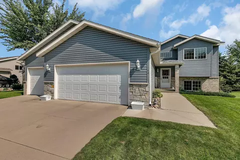 714 4th Ave NW, Melrose, MN 56352