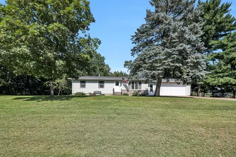 818 6th St W, Wabasha, MN 55981