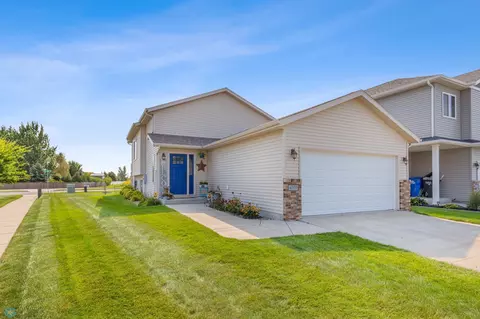 4708 Spencer Ln S, Fargo, ND 58104