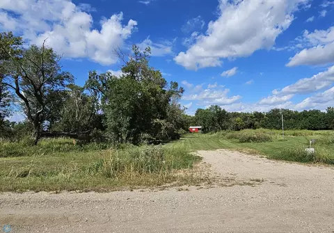 17989 77th St SE, Dwight, ND 58075