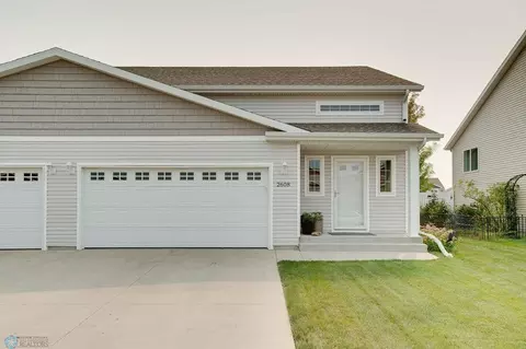 2608 55th Ave S, Fargo, ND 58104
