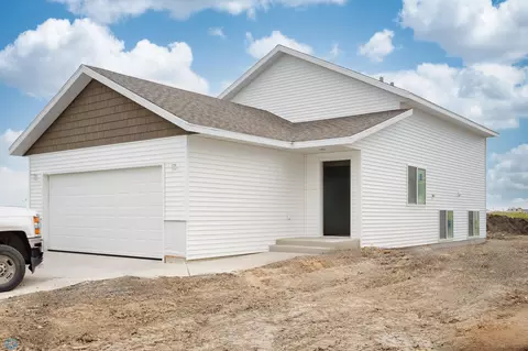 6302 82nd Ave S, Fargo, ND 58047
