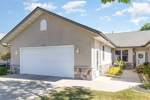 309 Fiddler Ct SE, New Prague, MN 56071