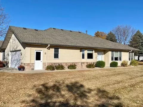 1100 Village St SE, New Prague, MN 56071