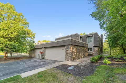10237 Berkshire Rd, Bloomington, MN 55437