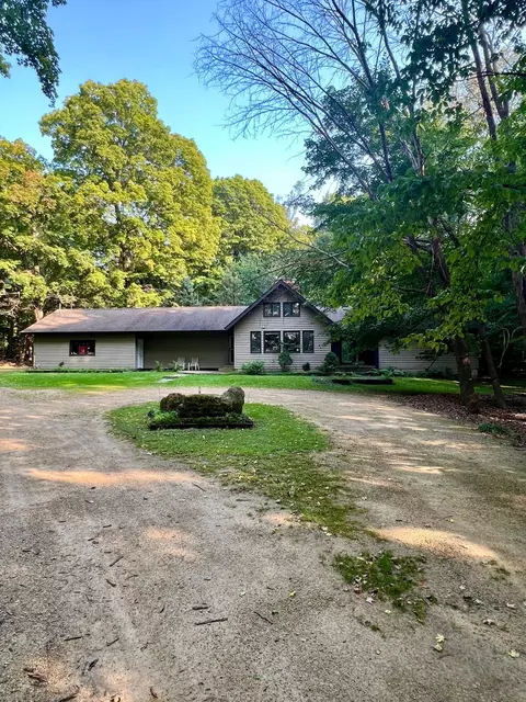 155 Andersen Scout Camp Rd, Houlton, WI 54082