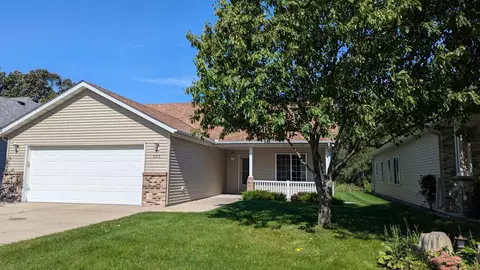 905 Oak Pond Dr, Sartell, MN 56377