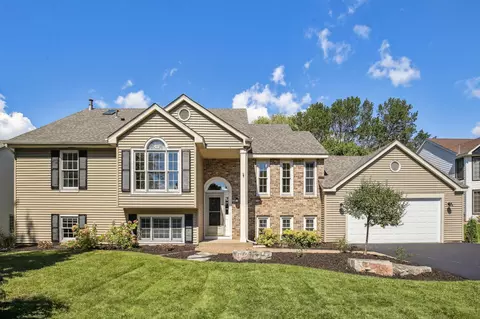 12555 Driftwood Ln, Apple Valley, MN 55124