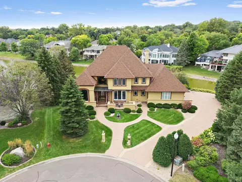 11478 Keystone Ct, Hopkins, MN 55305