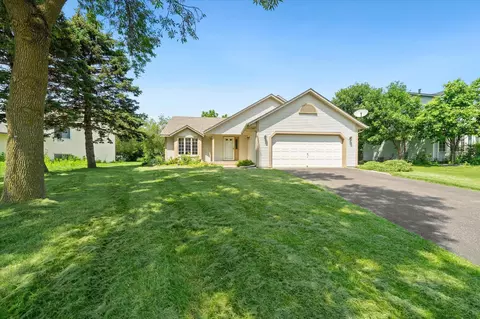 8920 Saint Croix Rd, Woodbury, MN 55125