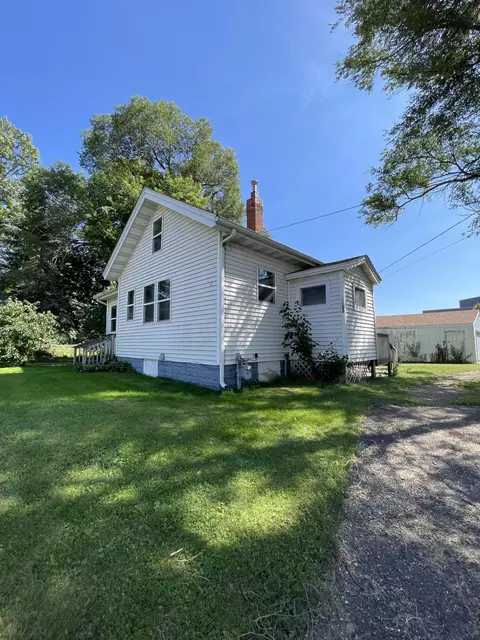 2300 Stillwater Rd E, Maplewood, MN 55119
