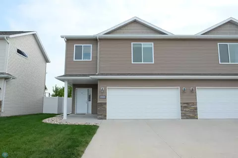 6216 57th Ave S, Fargo, ND 58104
