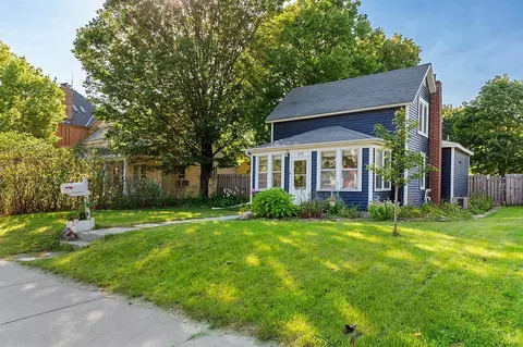 216 N 3rd St, Saint Peter, MN 56082