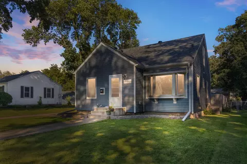 931 7th Ave SW, Faribault, MN 55021