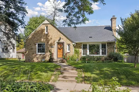 981 Hoyt Ave W, Saint Paul, MN 55117