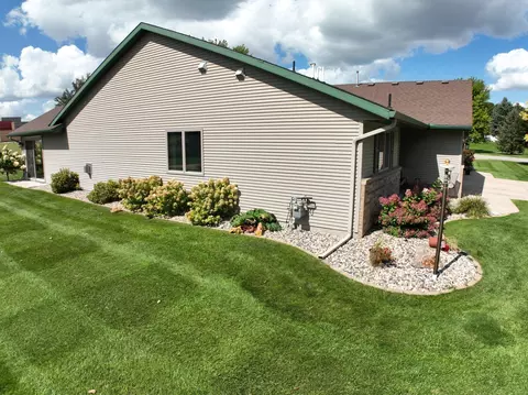 1312 23rd St SE, Willmar, MN 56201 photo 4