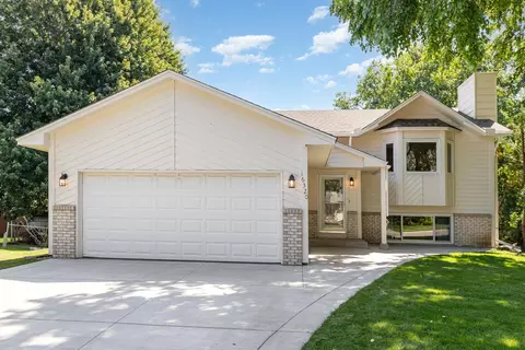 16320 Glen Oaks Rd, Lakeville, MN 55044
