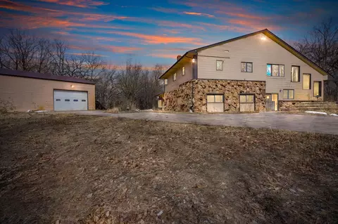 9120 Rich Valley Blvd, Inver Grove Heights, MN 55077
