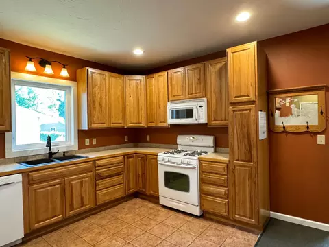 417 W Pine St, Saint Peter, MN 56082 photo 7
