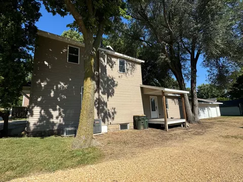 417 W Pine St, Saint Peter, MN 56082 photo 5