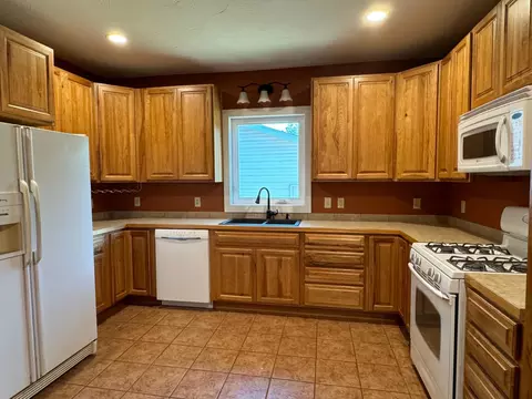 417 W Pine St, Saint Peter, MN 56082 photo 8