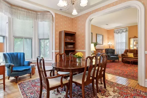 300 Exchange St S #1, Saint Paul, MN 55102
