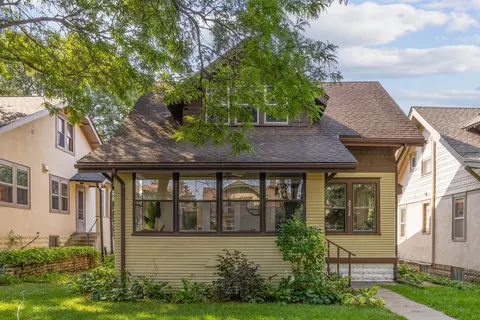 2032 Stanford Ave, Saint Paul, MN 55105