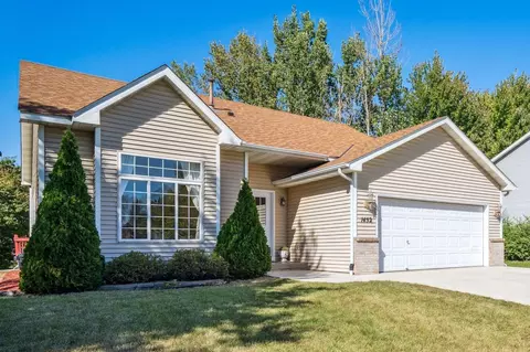 1452 Creekside Dr, Waconia, MN 55387