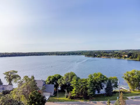 16823 Nnn Judicial Rd, Lakeville, MN 55044