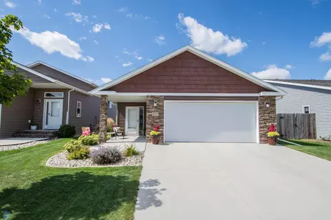 4547 19th St S, Moorhead, MN 56560