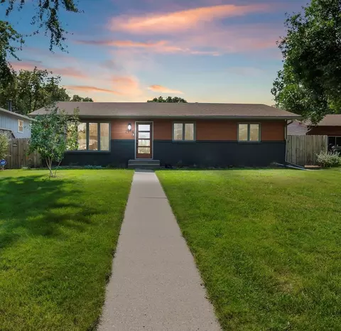2914 Madison Pl, Saint Cloud, MN 56303