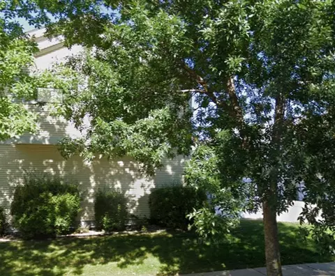 2815 Faulkner Dr, Chaska, MN 55318