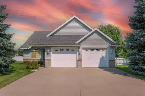 1005 Marcella Ct, Sauk Rapids, MN 56379