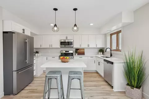 4201 Braddock Trl, Eagan, MN 55123 photo 4