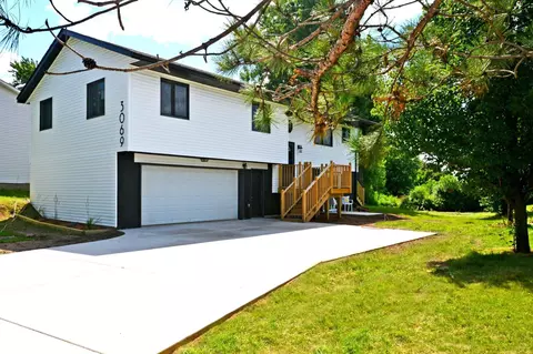 3069 Bellaire Ave, Maplewood, MN 55109