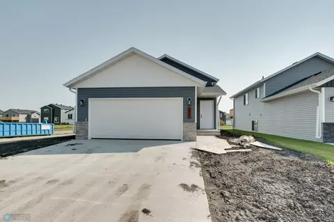 6402 82nd Ave S, Horace, ND 58047