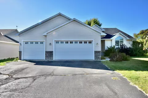 1304 Stone Ridge Rd, Sauk Rapids, MN 56379
