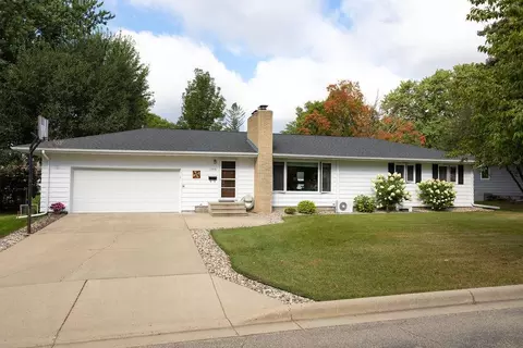 1316 Lyndale Ave, Detroit Lakes, MN 56501