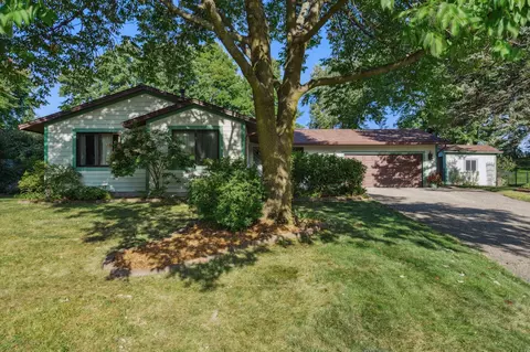 3554 Glen Oaks Ct, White Bear Lake, MN 55110