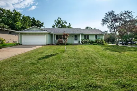 699 Hidden Valley Ct, Stillwater, MN 55082