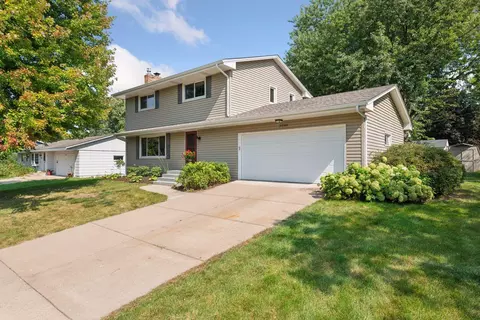 3208 Independence Ave N, New Hope, MN 55427