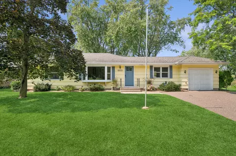 3547 Emerald Dr, White Bear Lake, MN 55110