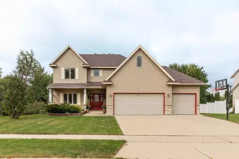 2451 Crimson Ridge Cir NW, Rochester, MN 55901