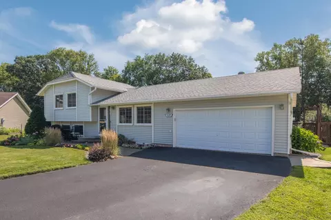 1650 Walnut Ln, Eagan, MN 55122