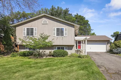 8129 Rhode Island Cir, Bloomington, MN 55438