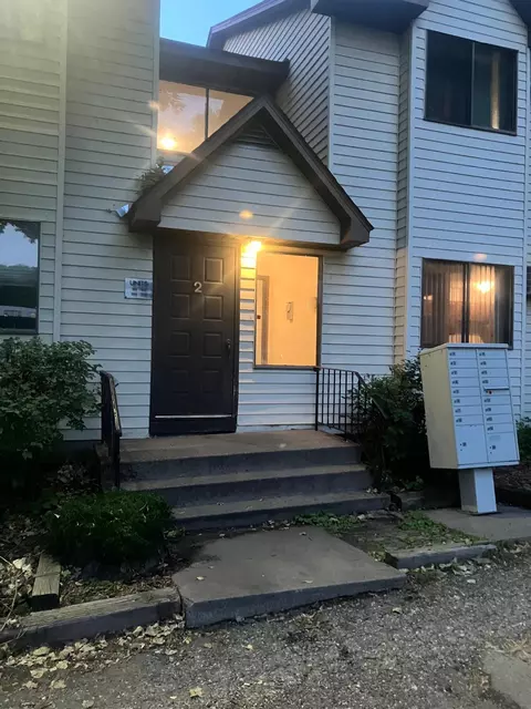 1365 Arkwright St #105, Saint Paul, MN 55130