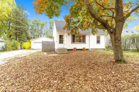 86 East Rd, Circle Pines, MN 55014
